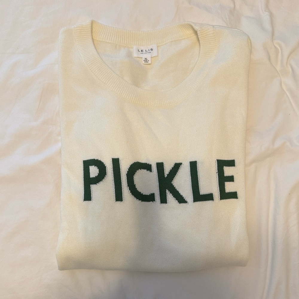 Le Lis Cream Sweater with 'PICKLE'